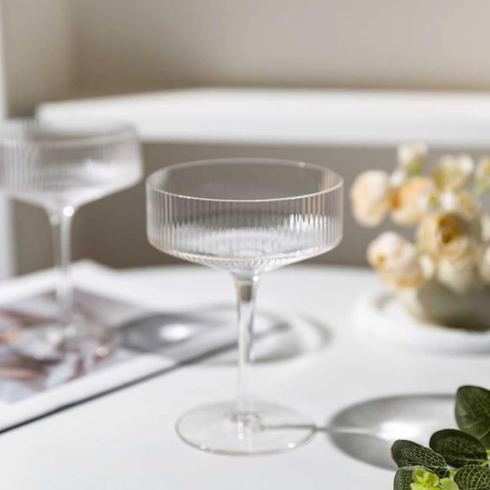Martini Glasses Set of 4 | 9 Oz Coupe Glass Classic Cocktail Glassware Hand Blown Premium Crystal Glass for Champagne, Cocktail，Wine，Martini Flutes